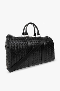 Czarna torba podróżna Bottega Veneta.